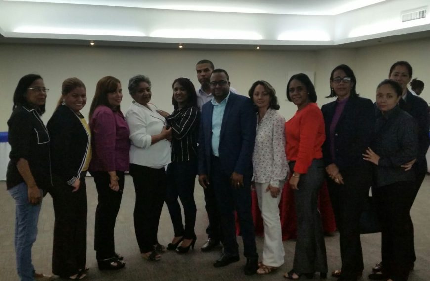 Equipo (SAI) Región II con el Dr. Eliel Rosario