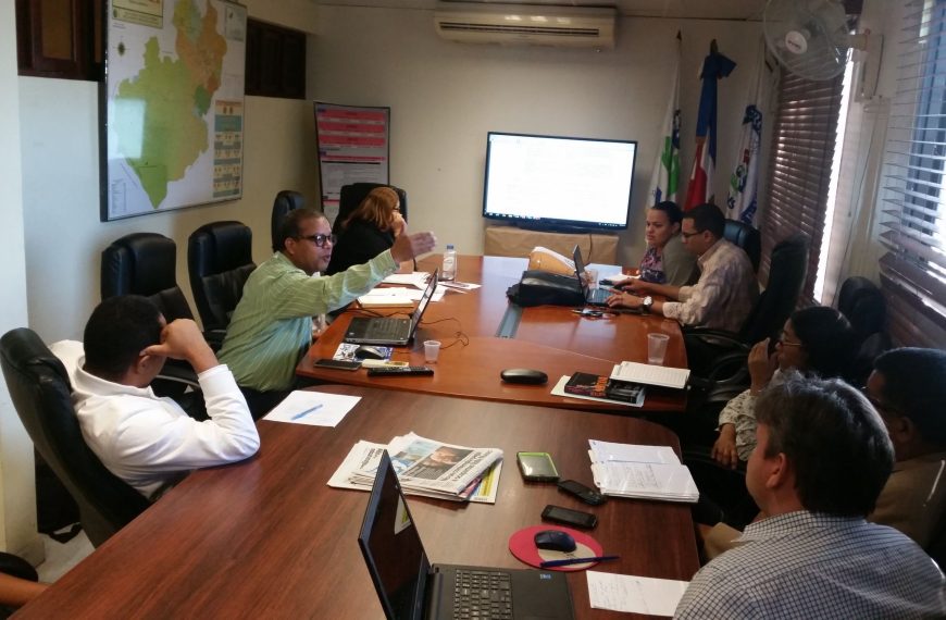 Distribución de metas Proyecto Financiamiento Basado en Resultados (FBR) 2017 con el equipo técnico del SRS