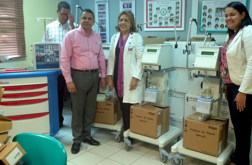 ENTREGA DE EQUIPOS AL HOSPITAL INFANTIL DR. ARTURO GRULLON