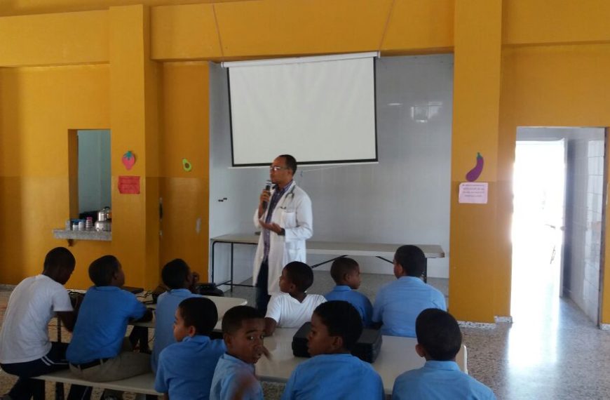 Charla Embarazo en Adolencente, Escuela Nelo Marte, Las Palomas. Licey