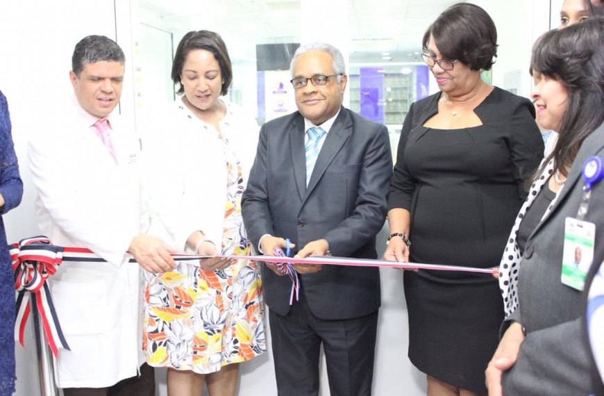 Inauguran farmacia ambulatoria especializada medicamentos de alto costo en el hospital Cabral y Báez