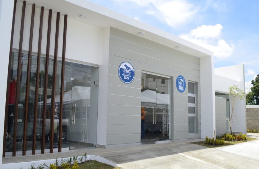 Inauguran Centro Primer Nivel Mamá Chén en Santiago