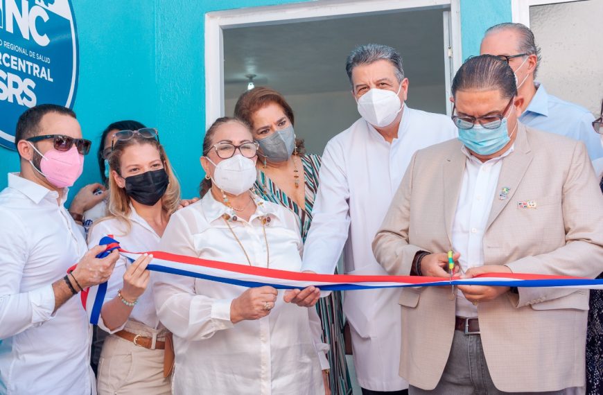 Inaugura Centro de Atención primaria en Matanza Santiago.
