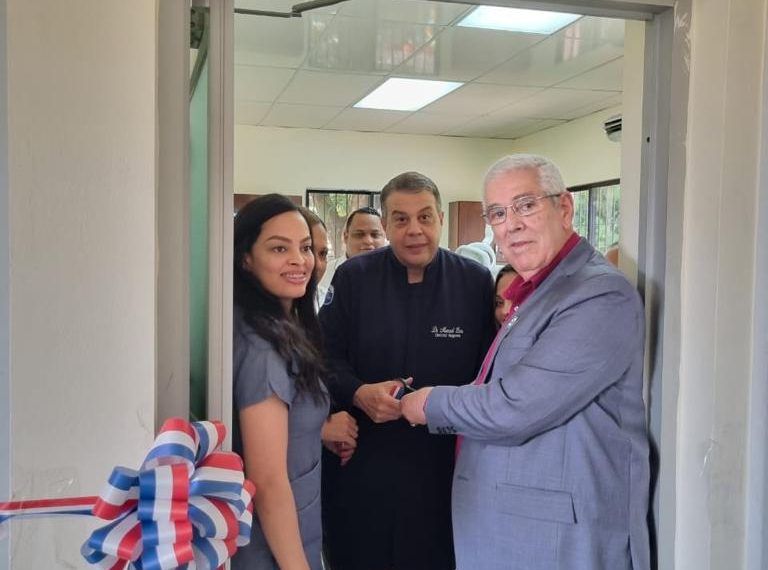 SNS pone funcionamiento tres unidades odontológicas en Santiago