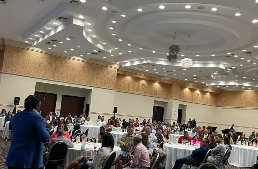 SNS capacita en Impacto de la Comunicación Visual en Salud