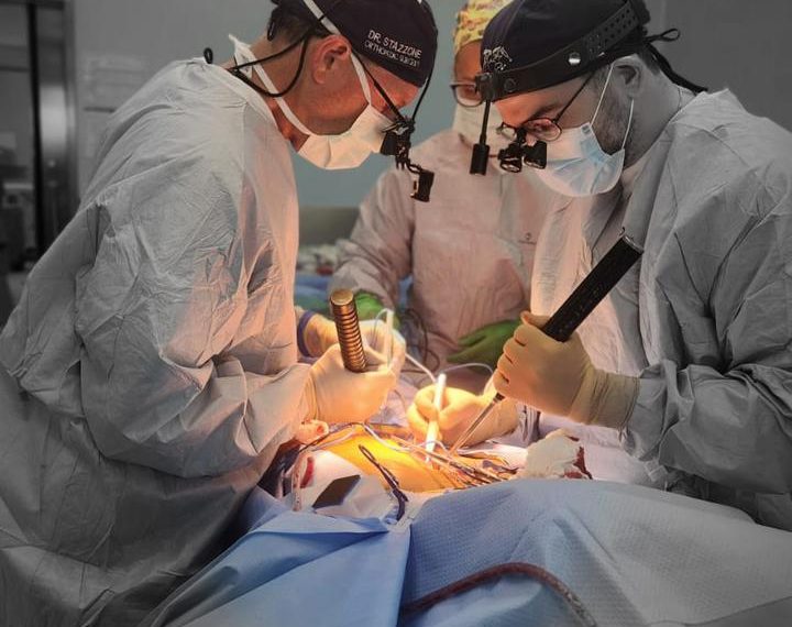 Pacientes Hospital Arturo Grullón se benefician de jornada quirúrgica escoliosis