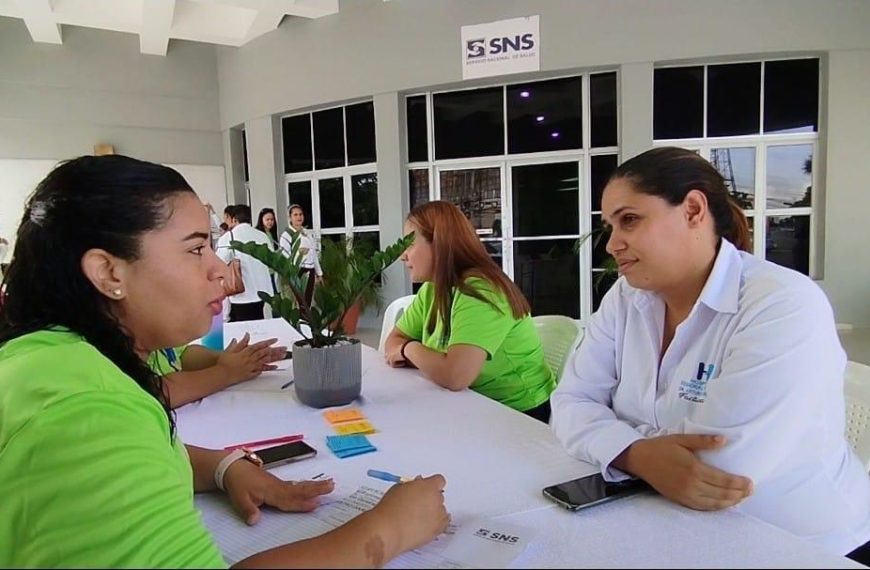 Hospital Arturo Grullón realiza jornada Semana Saludable para sus colaboradores