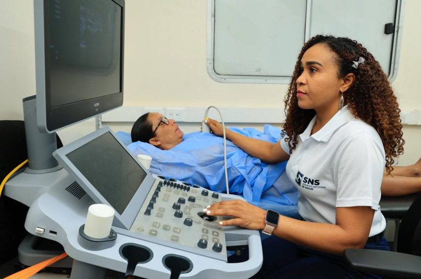 SNS exhibe resultados de tres programas que mejoran salud de los dominicanos