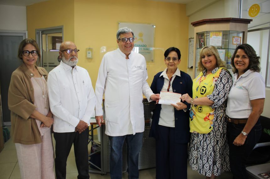 Hospital Arturo Grullón recibe aporte económico del Voluntariado Jesús con los Niños