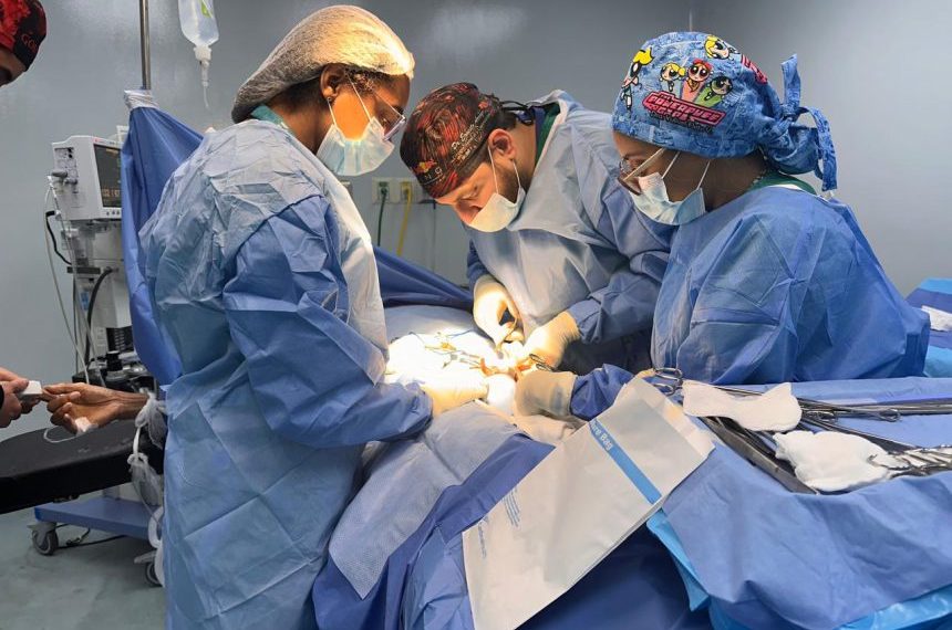 Hospital Cabral y Báez realiza dos jornadas quirúrgicas simultánea