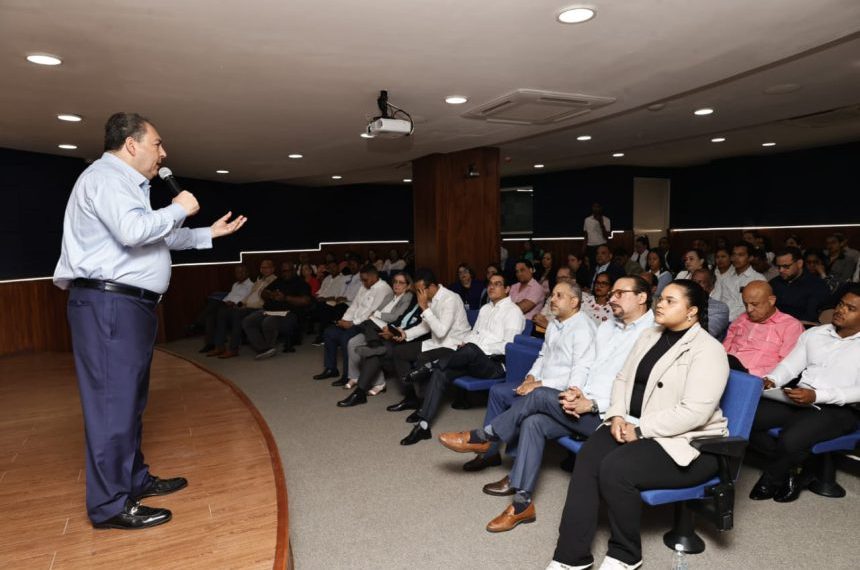 Director SNS resalta avances en hospitales de Cibao Norte