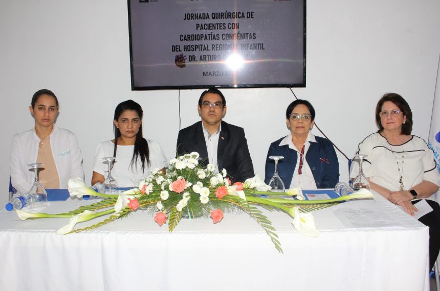 Hospital Pediátrico Dr. Arturo Grullón beneficia 13 niños en jornada quirúrgica cardiovascular