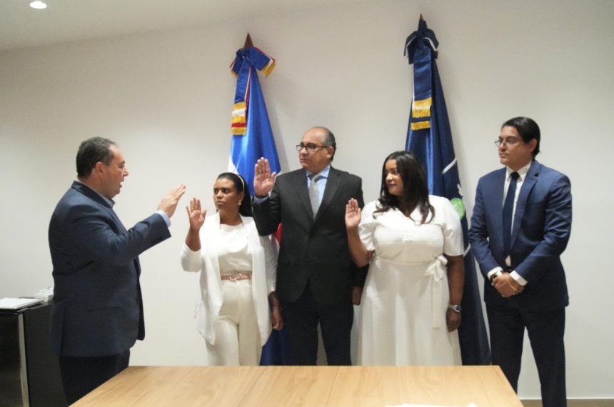 SNS juramenta tres nuevos directores en hospitales de la Regional Cibao Norte